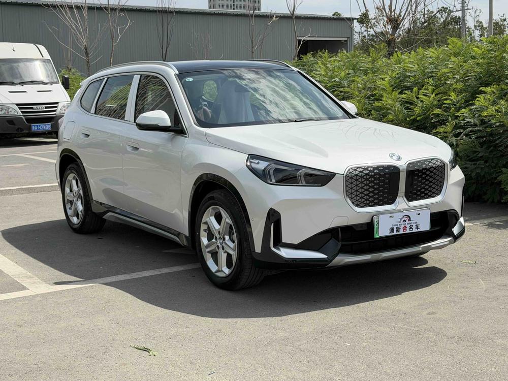 BMW BMW iX1