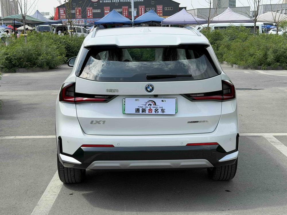 BMW BMW iX1