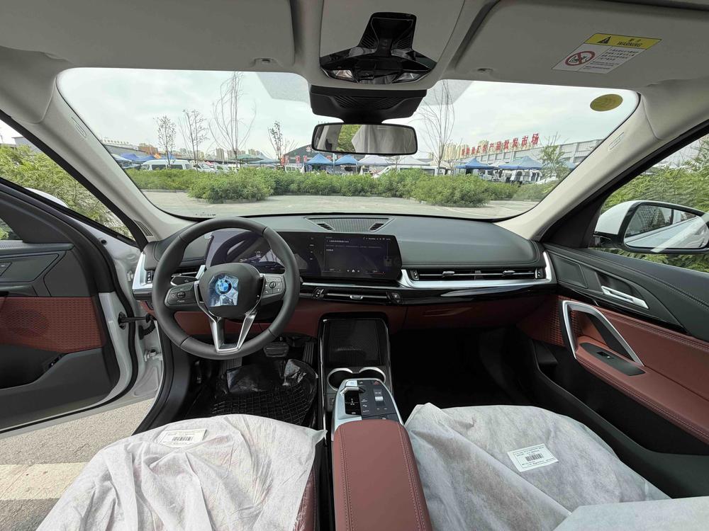 BMW BMW iX1