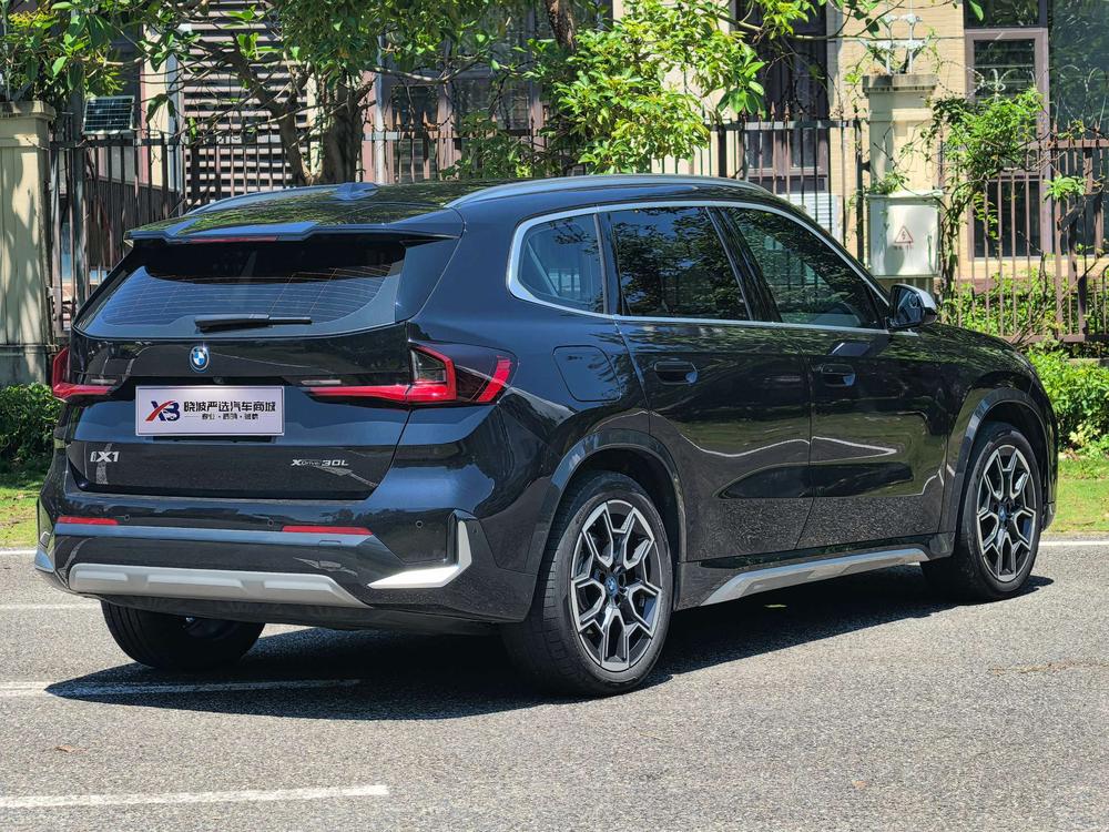 BMW BMW iX1