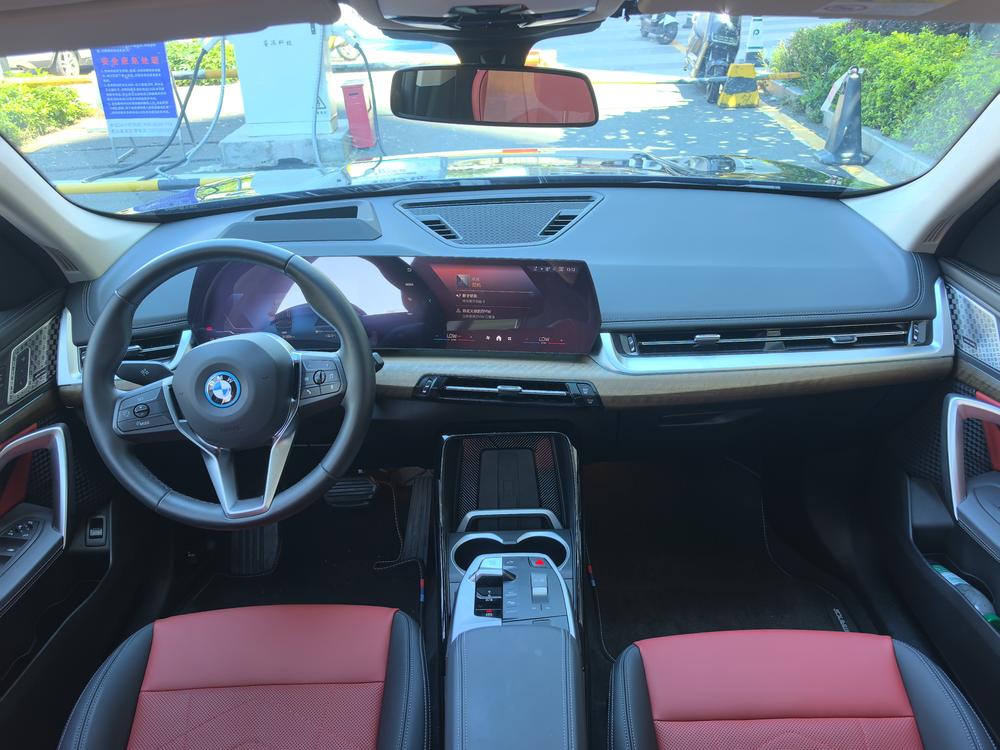 BMW BMW iX1
