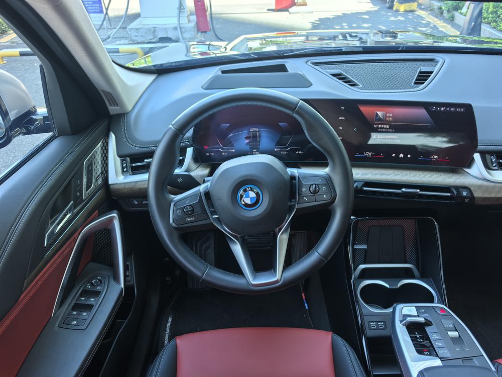 BMW BMW iX1