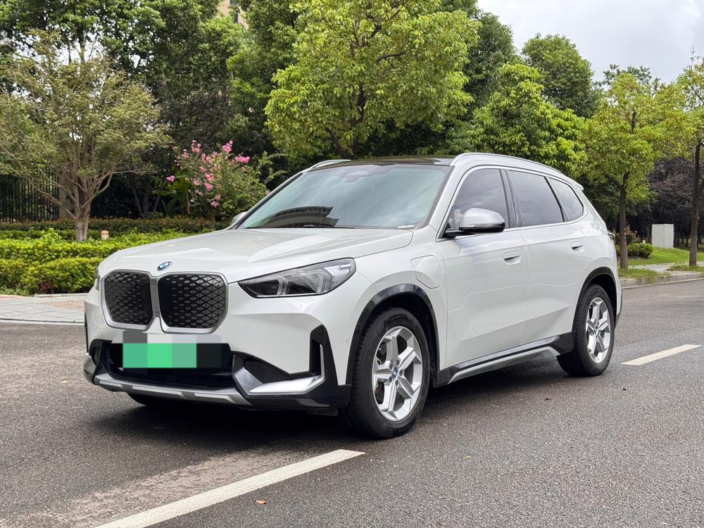 BMW BMW iX1