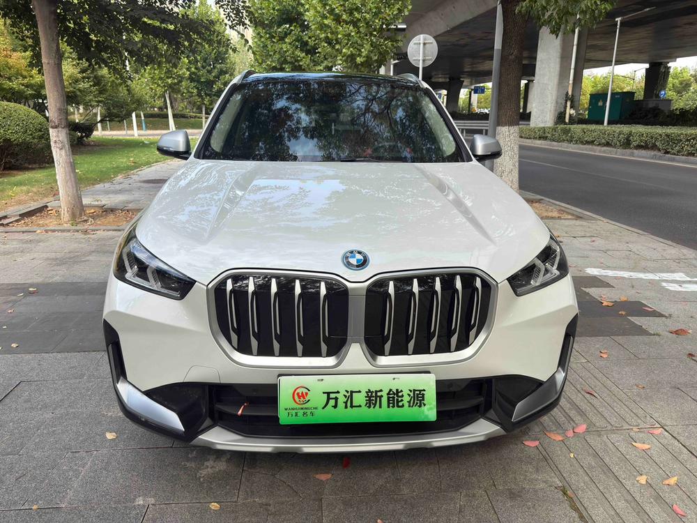 BMW BMW iX1