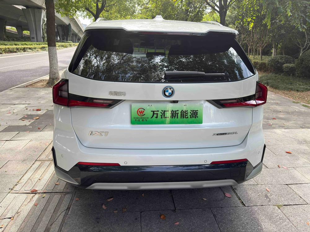 BMW BMW iX1