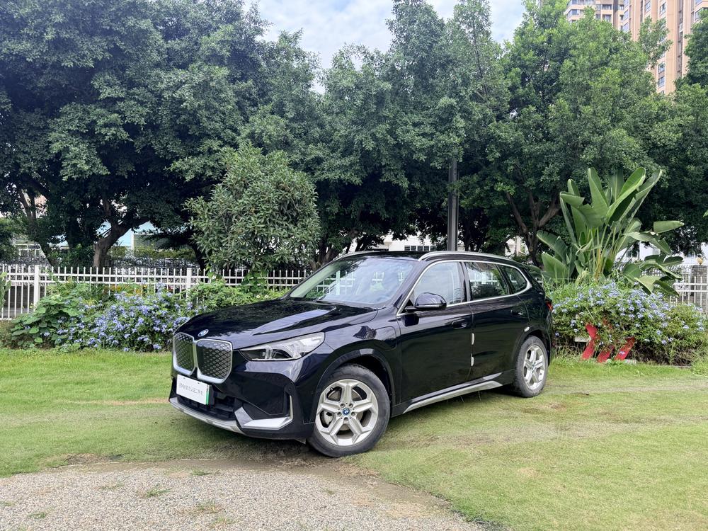 BMW BMW iX1
