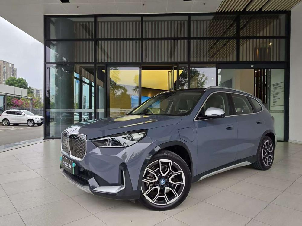 BMW BMW iX1
