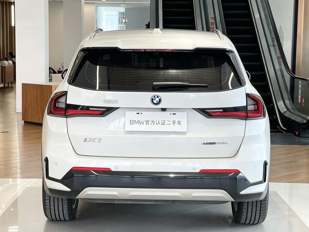 BMW BMW iX1