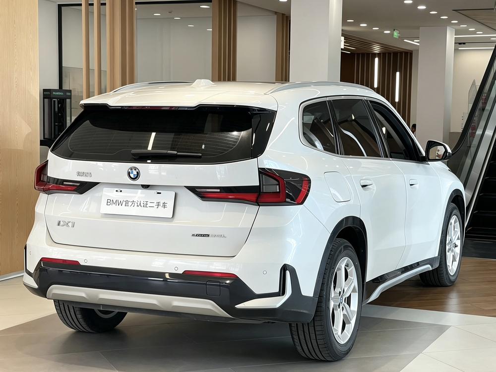 BMW BMW iX1