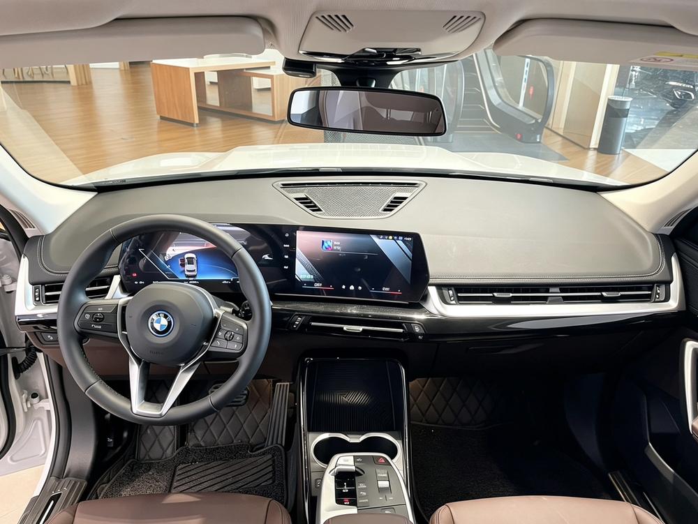 BMW BMW iX1