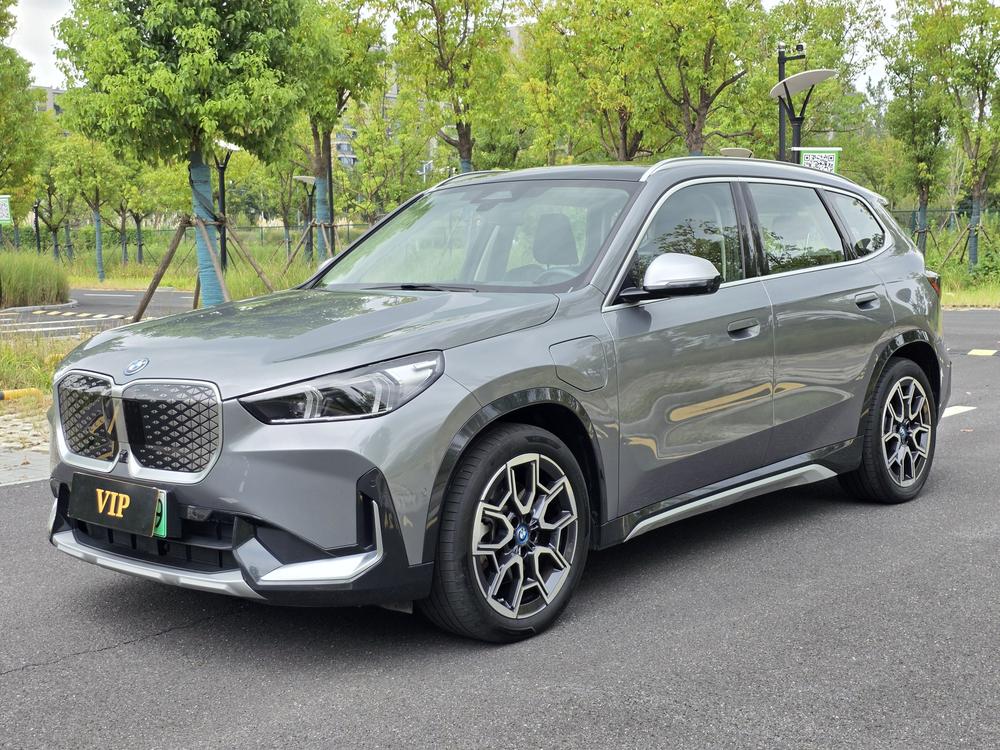 BMW BMW iX1