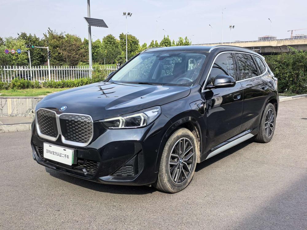 BMW BMW iX1