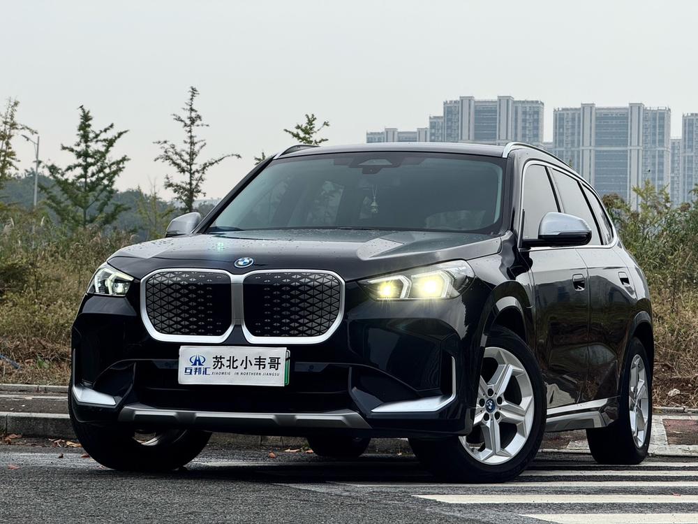 BMW BMW iX1