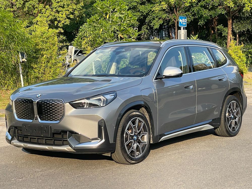 BMW BMW iX1