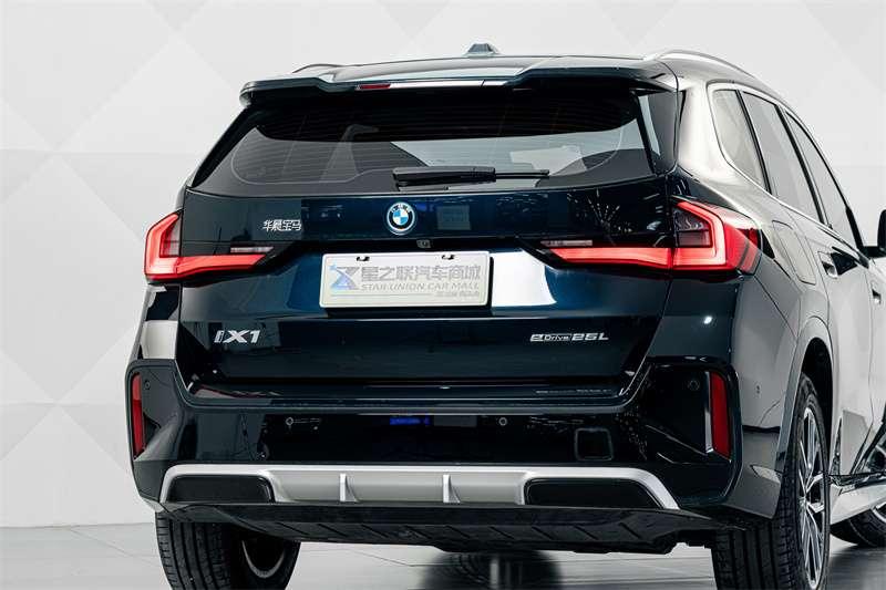BMW BMW iX1