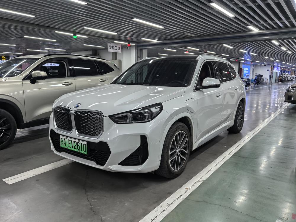 BMW BMW iX1