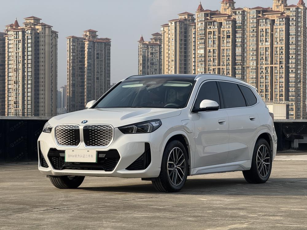 BMW BMW iX1