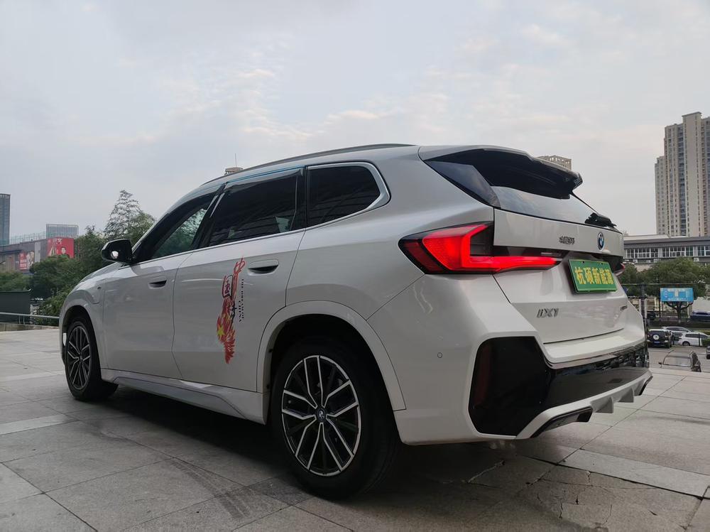 BMW BMW iX1