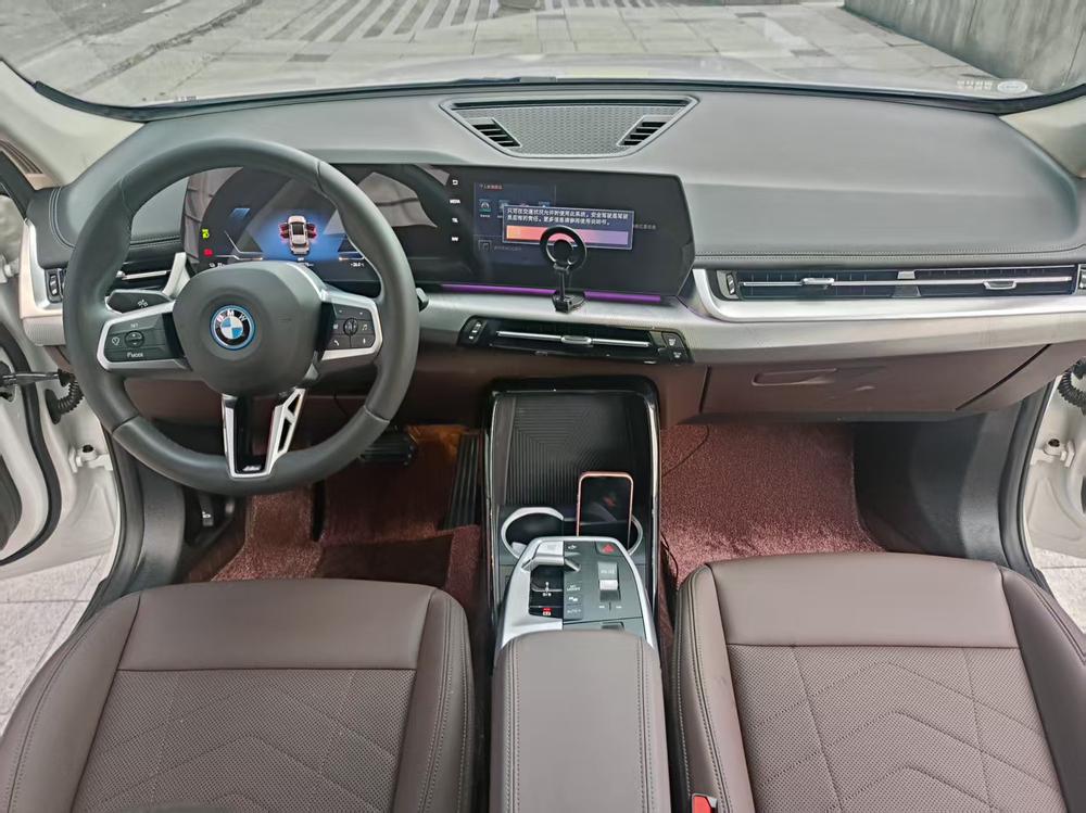 BMW BMW iX1