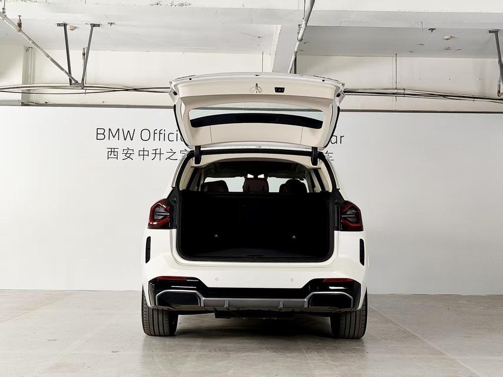 BMW BMW iX3