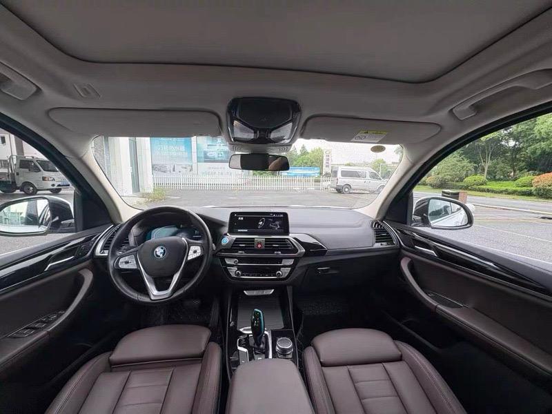 BMW BMW iX3