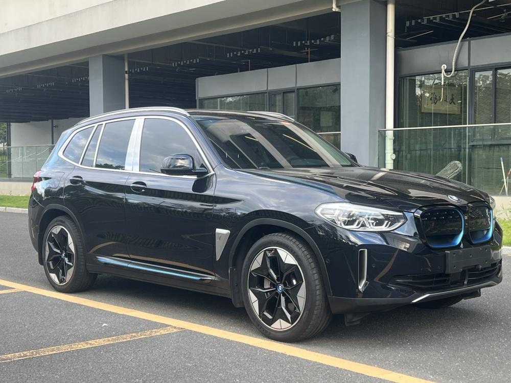 BMW BMW iX3