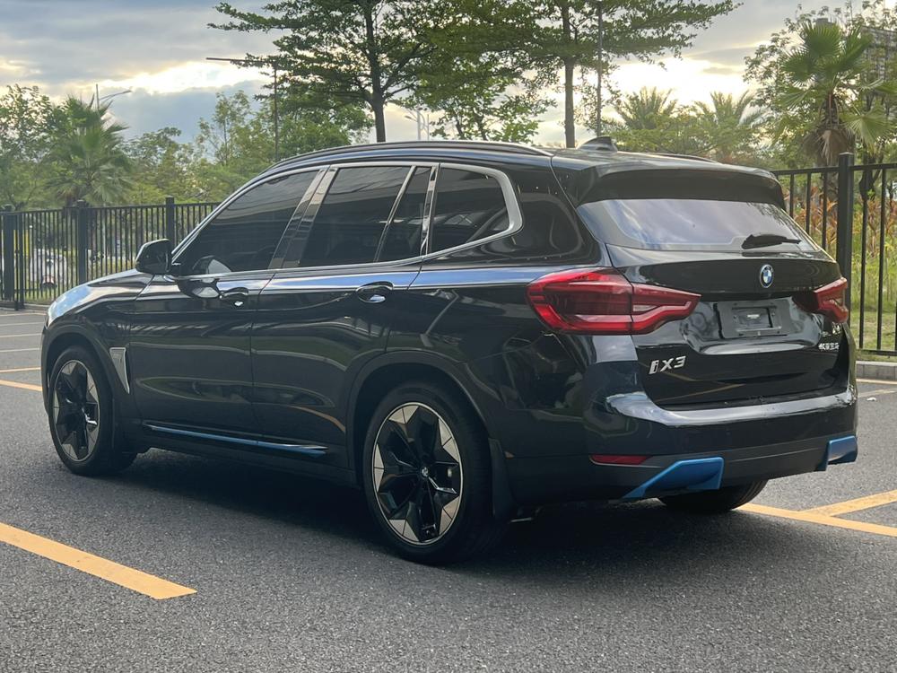 BMW BMW iX3