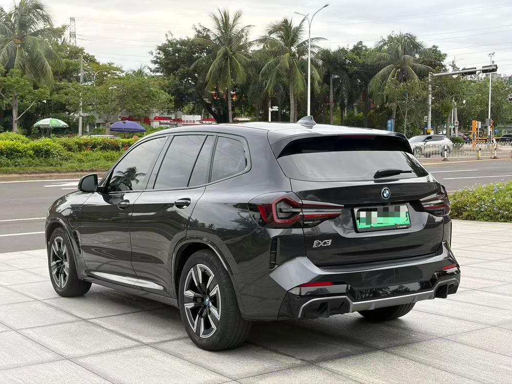 BMW BMW iX3