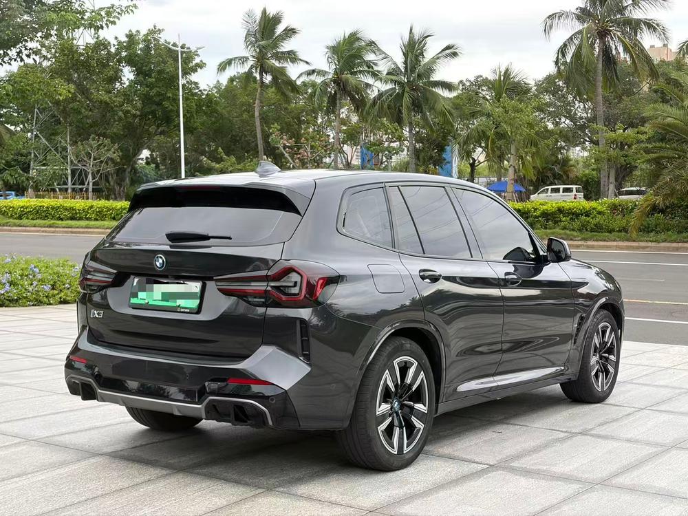 BMW BMW iX3
