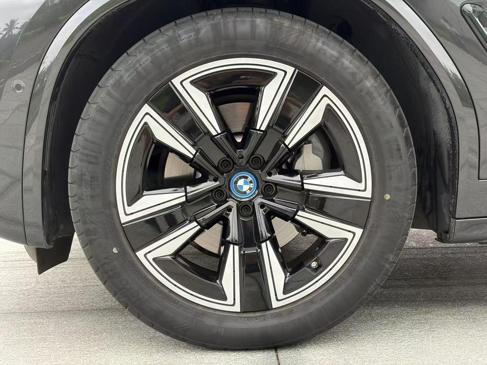 BMW BMW iX3