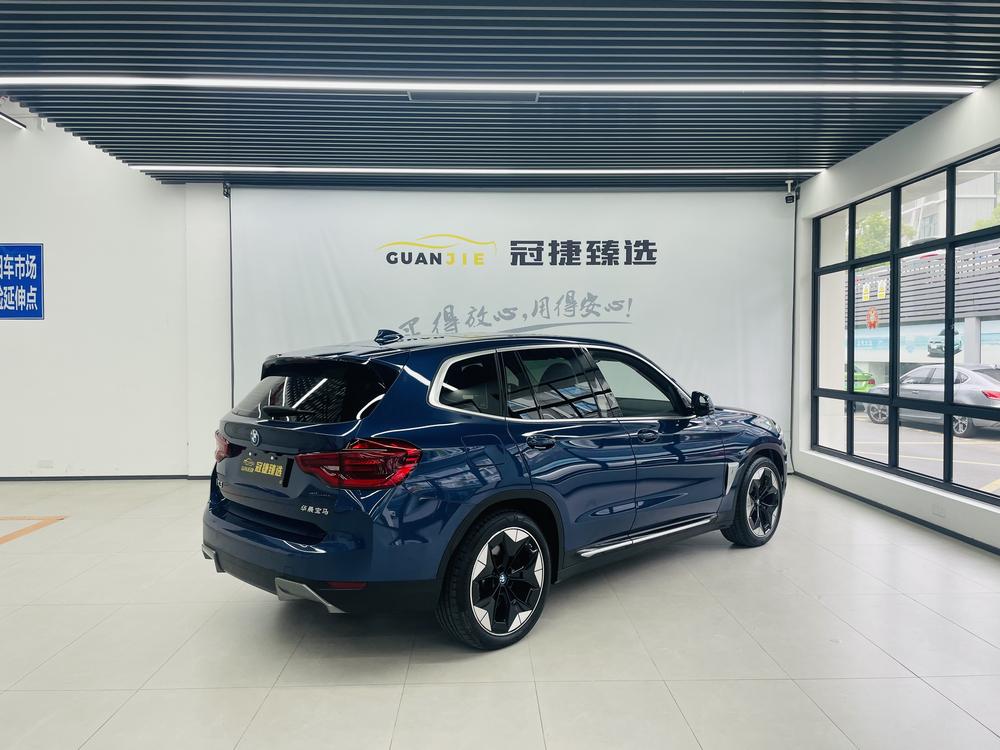 BMW BMW iX3