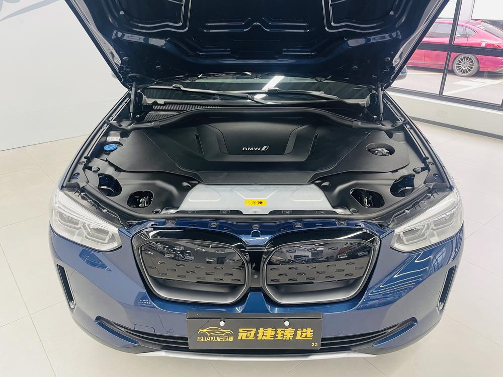 BMW BMW iX3