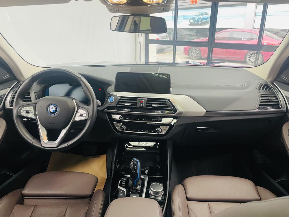 BMW BMW iX3