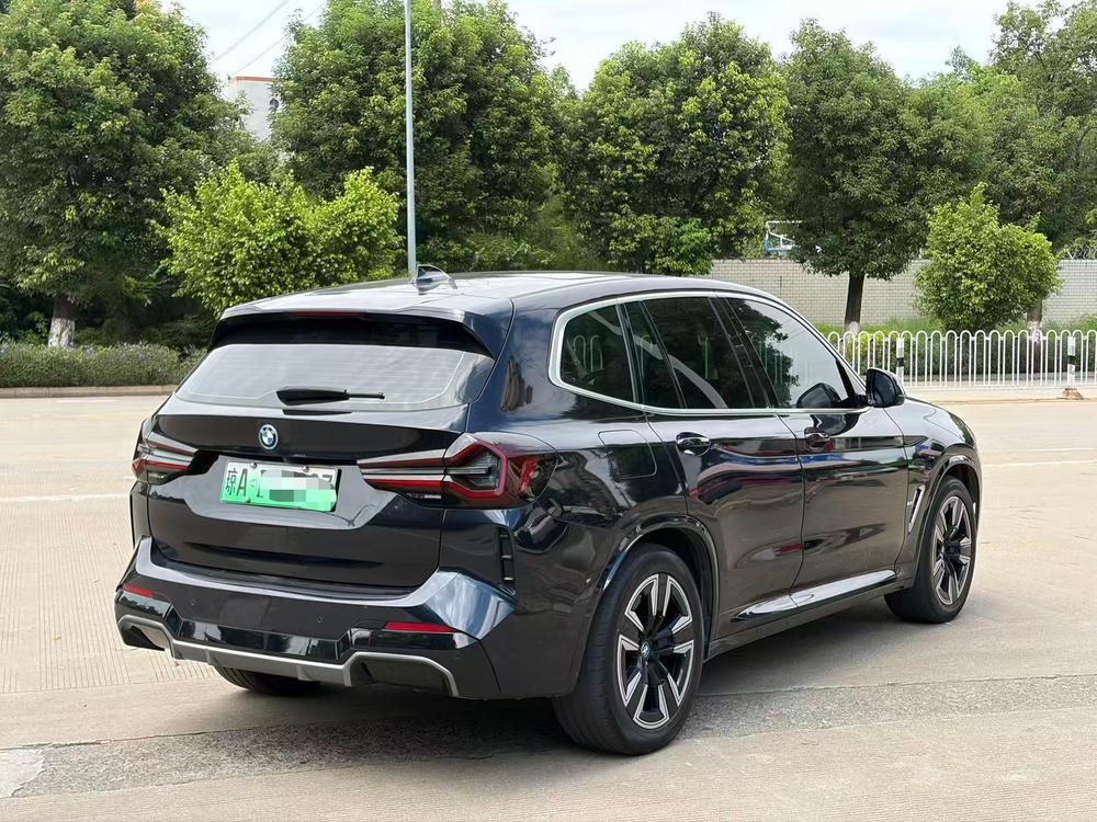 BMW BMW iX3