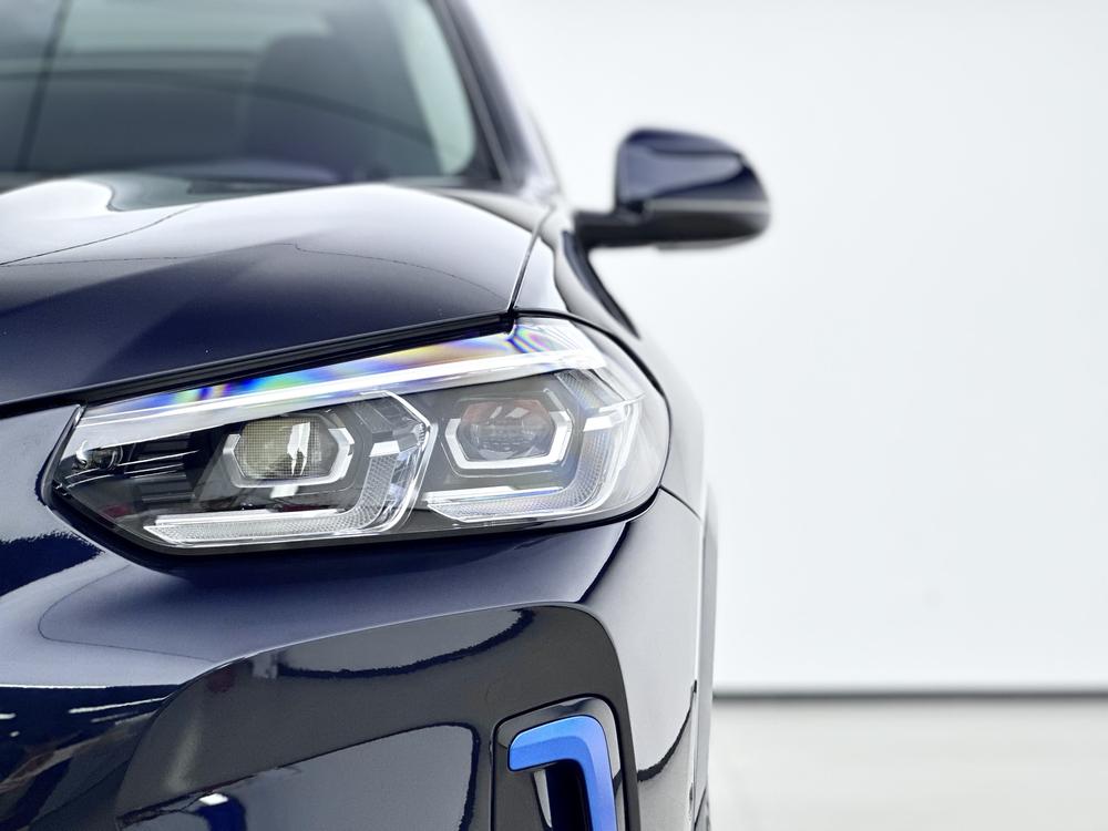 BMW BMW iX3