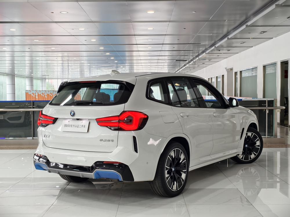BMW BMW iX3