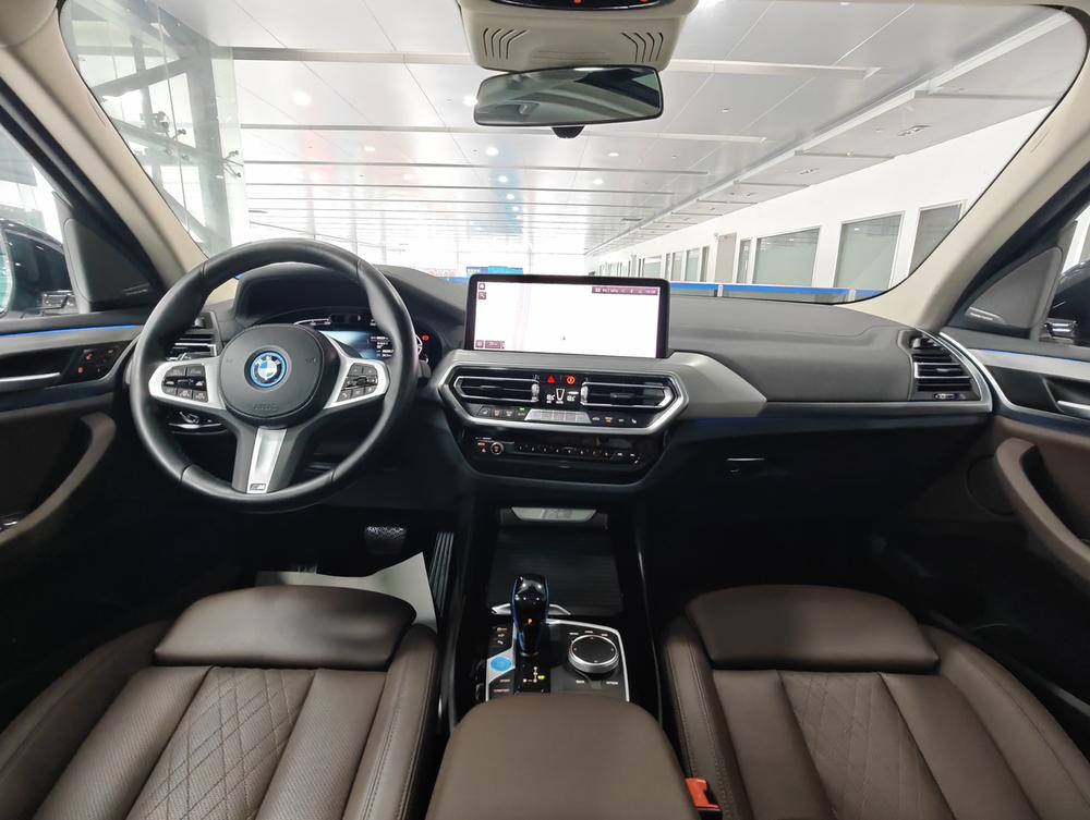 BMW BMW iX3