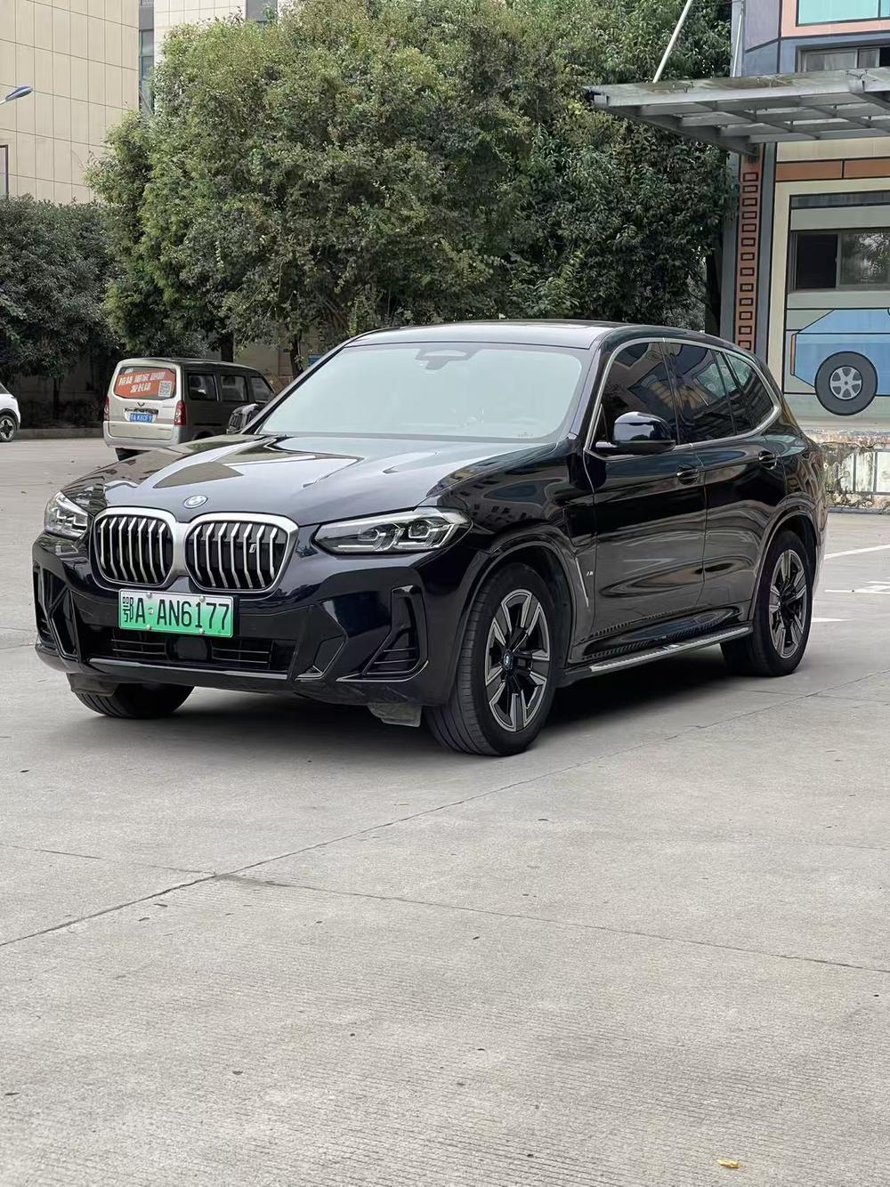 BMW BMW iX3