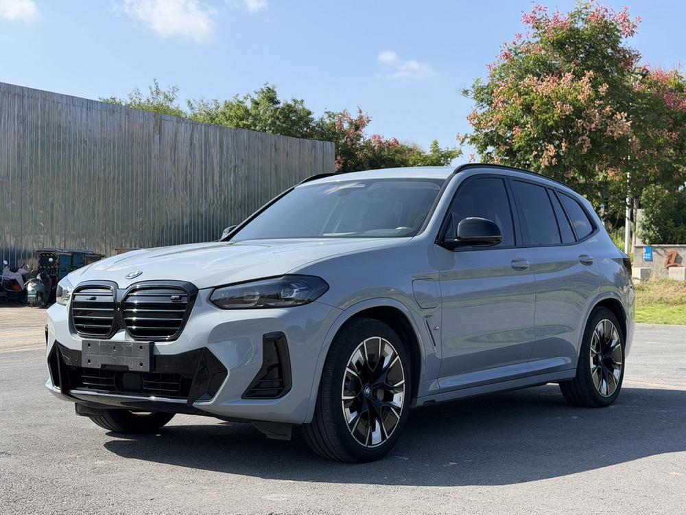 BMW BMW iX3