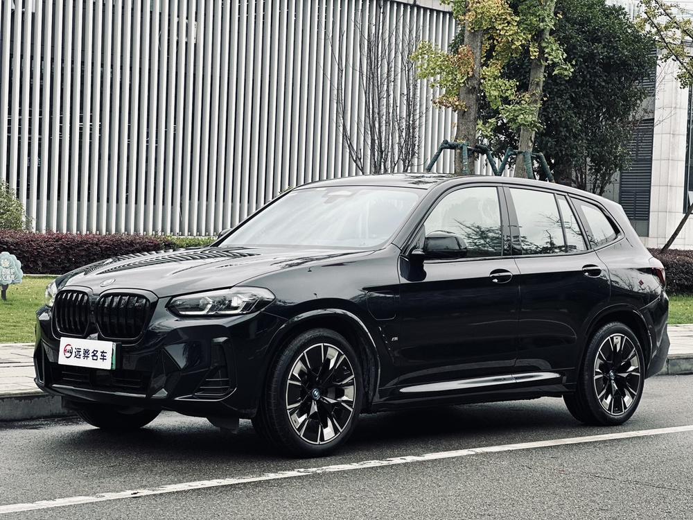 BMW BMW iX3