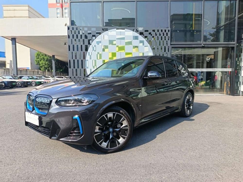 BMW BMW iX3