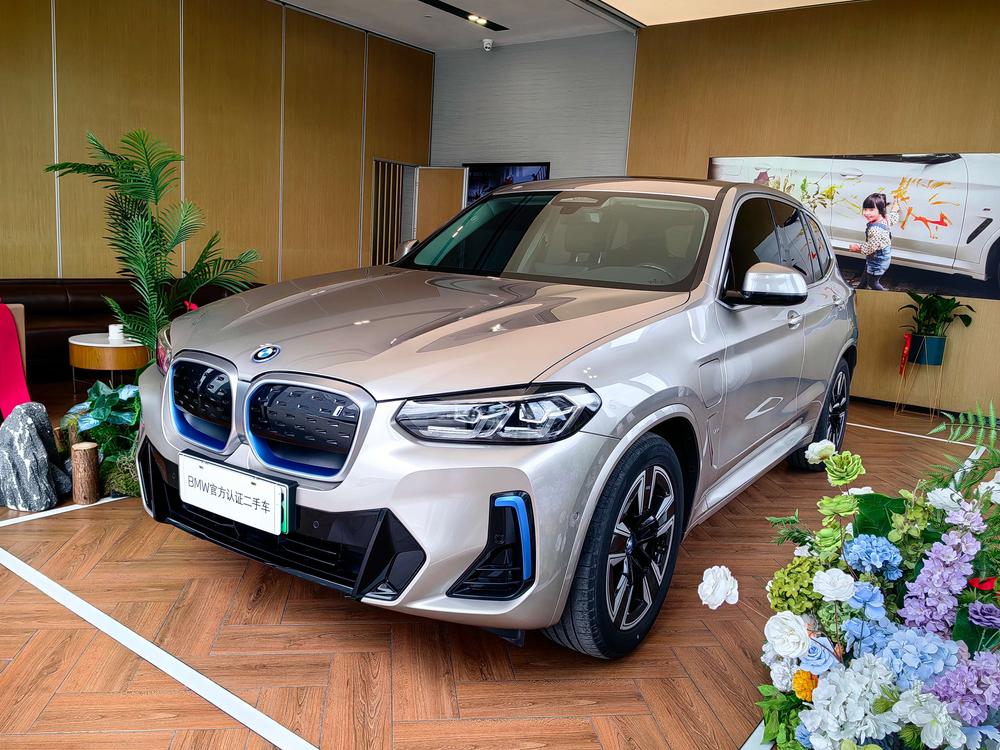 BMW BMW iX3