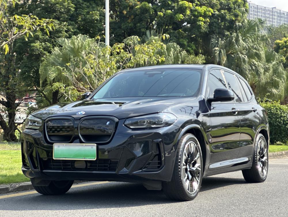 BMW BMW iX3