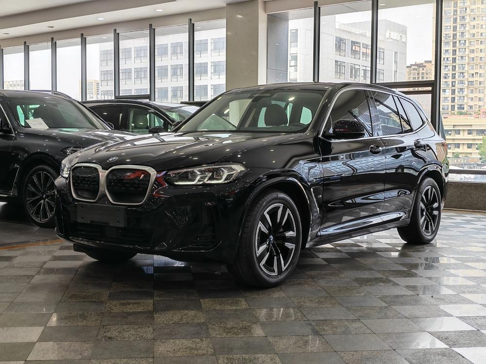 BMW BMW iX3