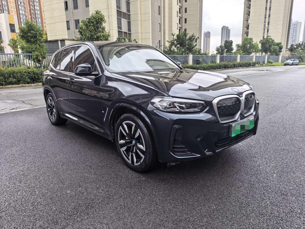 BMW BMW iX3
