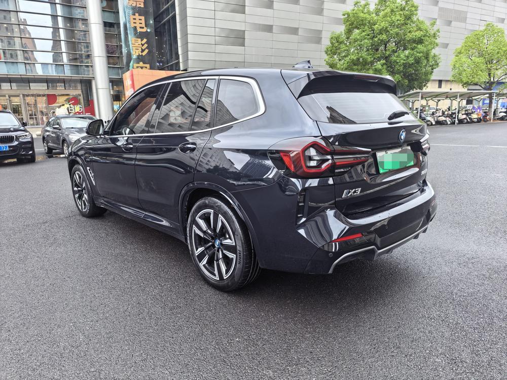 BMW BMW iX3