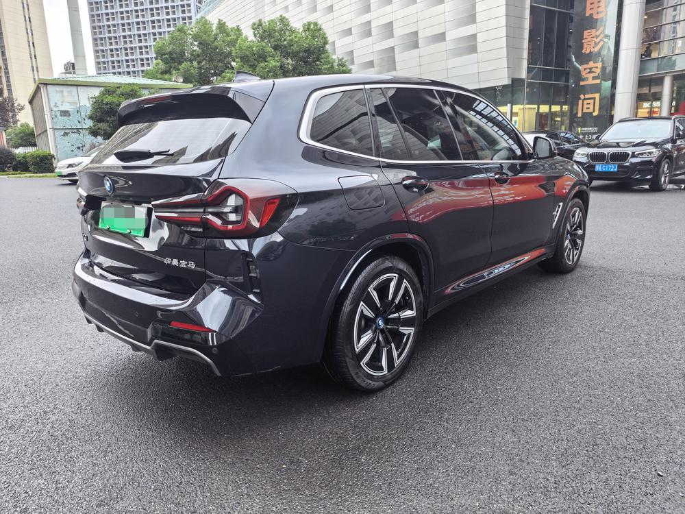 BMW BMW iX3