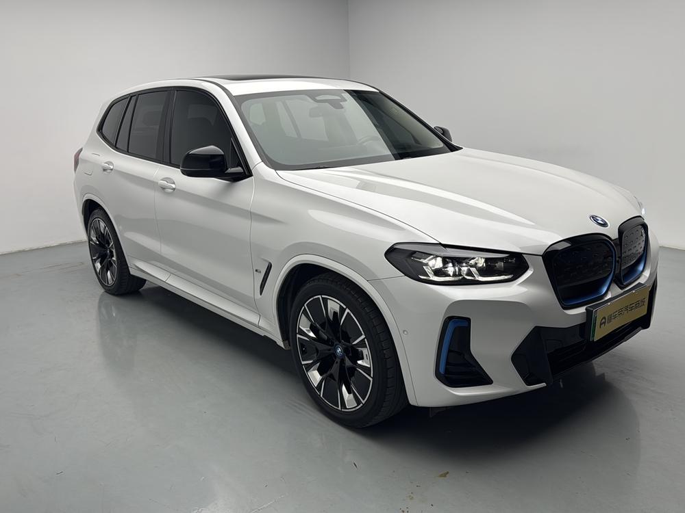 BMW BMW iX3