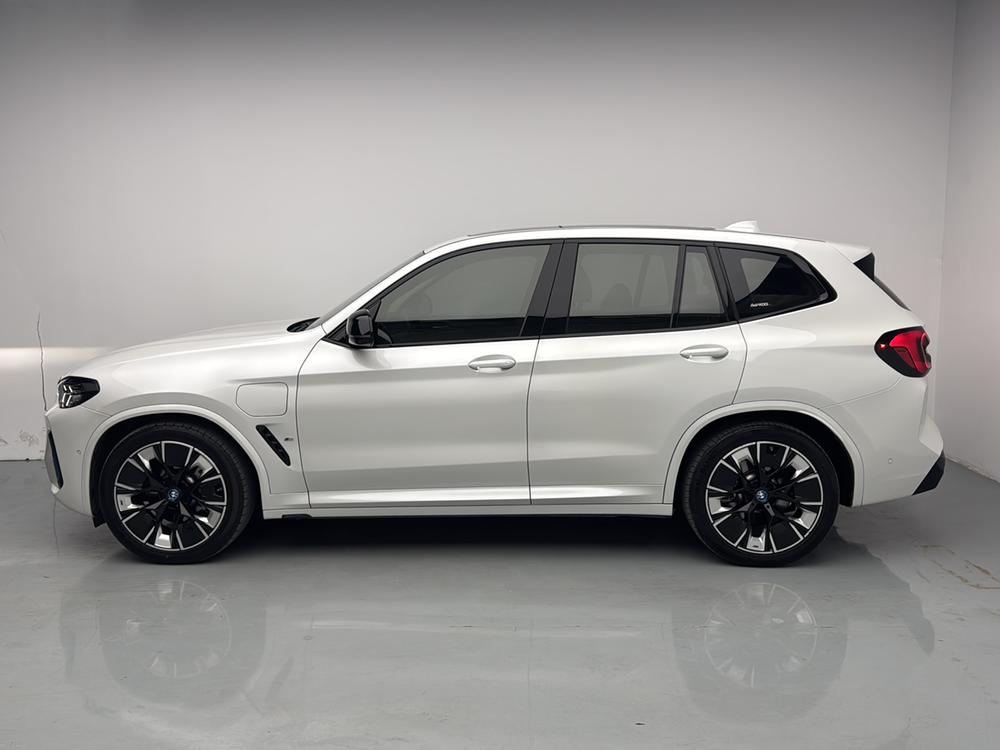BMW BMW iX3