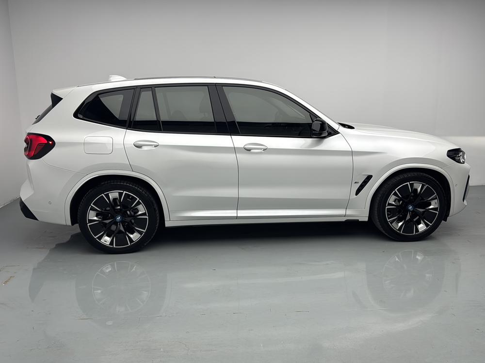 BMW BMW iX3